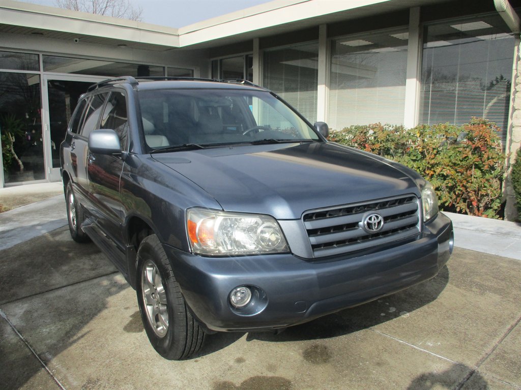 2005 Toyota Highlander Base's photo