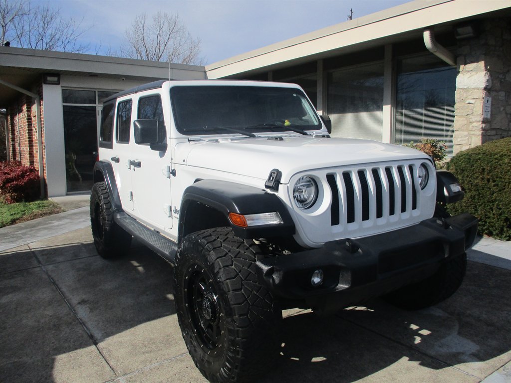 2019 Jeep Wrangler Sport S's photo