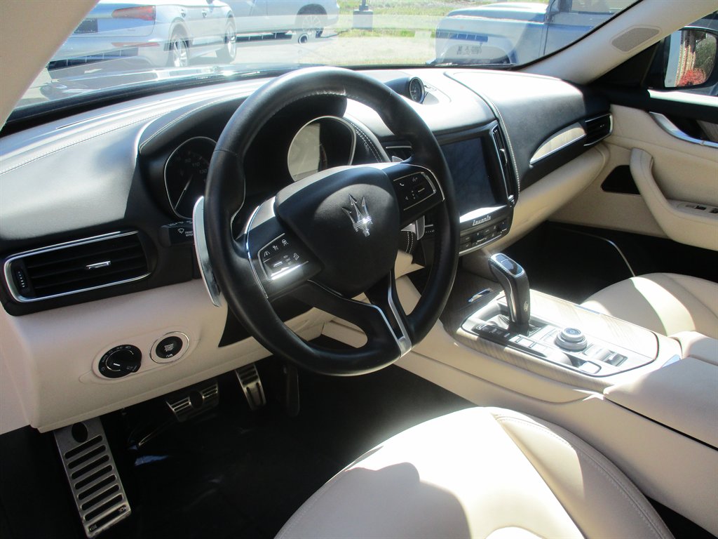 2019 Maserati Levante GranLusso photo 11
